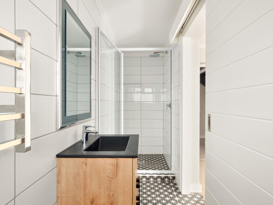 5 Bedroom Property for Sale in Paradise Western Cape